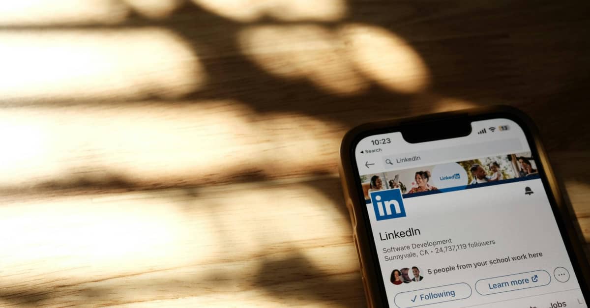 Maximize engagement on your B2B LinkedIn page