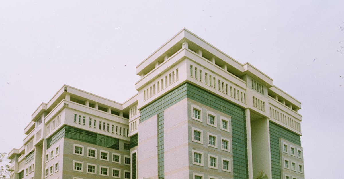 A modern multi-story courthouse building in Antalya, showcasing contemporary architecture.